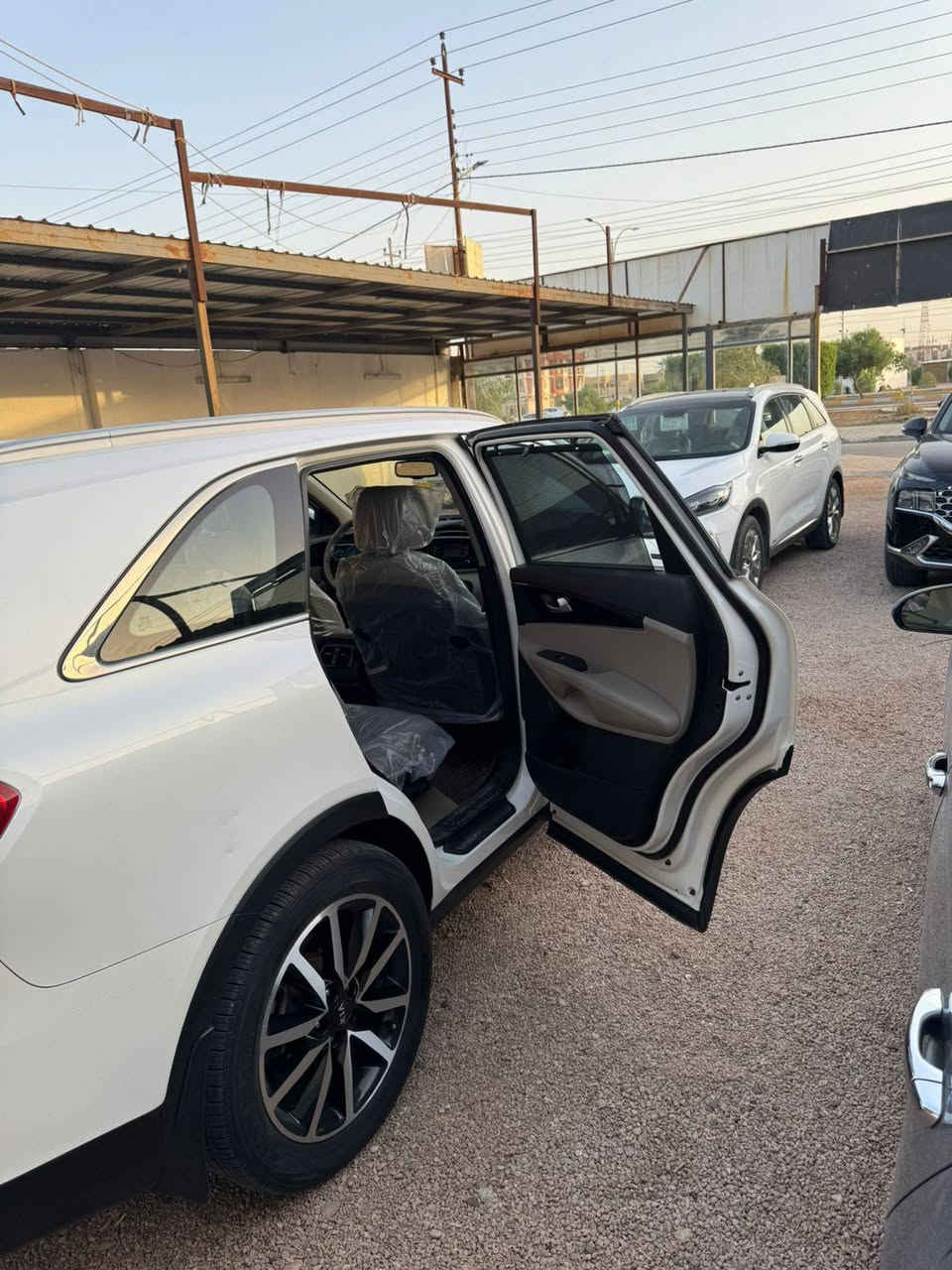 السلام عليكم للبيع سورنتو موديل 15شكل 16 ماشيه 136
المواصفات كرسي كهرباء 
بصمه اشاير بالمري نظام ايكو  وسبورت تحكمات جهتين محرك 6سلندر بردات خلفيه 7راكب تبريد 3قطع سياره بيها كازكيت ودعاميه الاماميه مصبوغه فقط سعر 194 للاستفسار الاتصال ***********
