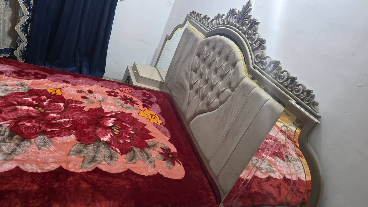 حبايب مشتريه ب ٣ ملاين   مامستخدم قليل  رايده مليون و ٧٠٠ وبيه مجال


**إذا كنت صاحب هذا الإعلان وتريد حذفه لأي سبب، رجاءا أرسل رسالة إلى الدعم الفني**