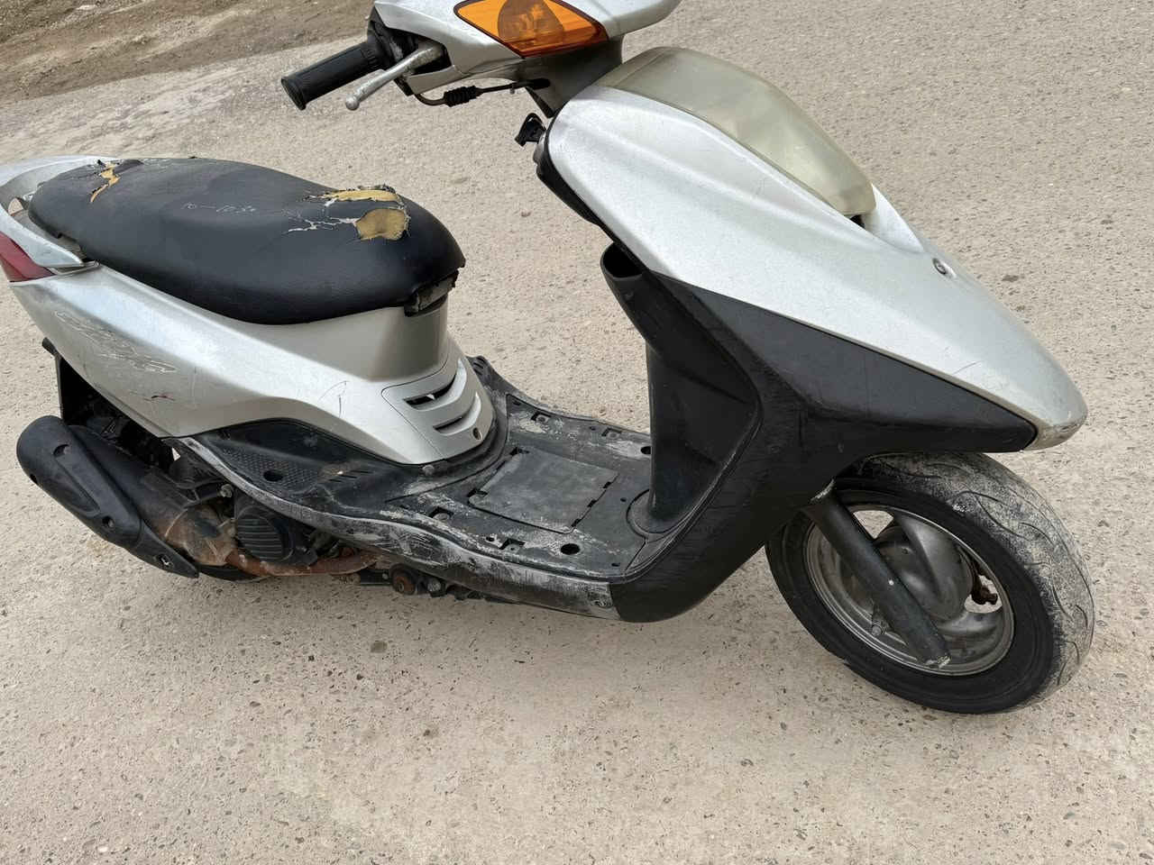 السلام عليكم دراجه بريز كفاله عامه برغي واحد ما مفتوح بيهه قبل ٣ اشهر منزلهه رمبه ابوي مجرد يروح بيه للشغل ويرجع تجي تاخذه من باب البيت مكفوله سرقه اروح وياك للمعرض الماخذه منه اذا تريد شرط كفاله حته البرغي / السعر/٦٠٠ وبيه مجال حگ الجيه فقط
***********/واتساب وتصال
مكان قضاء المعامل الحسينيه
