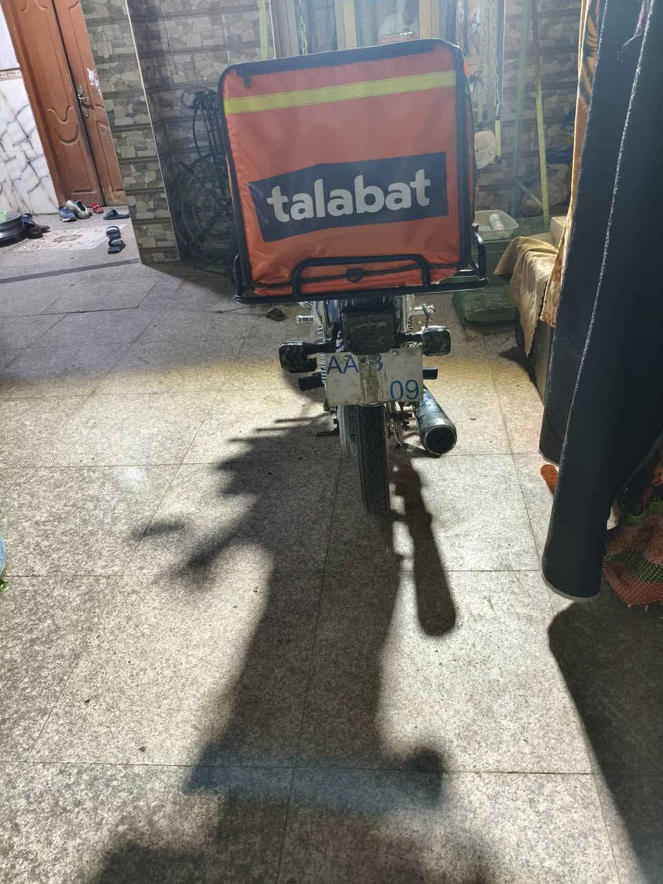 السلام عليكم دراجه للبيع موديل 21 سنويه بسمي تنتهي ب30 الشراي يتصل ***********
