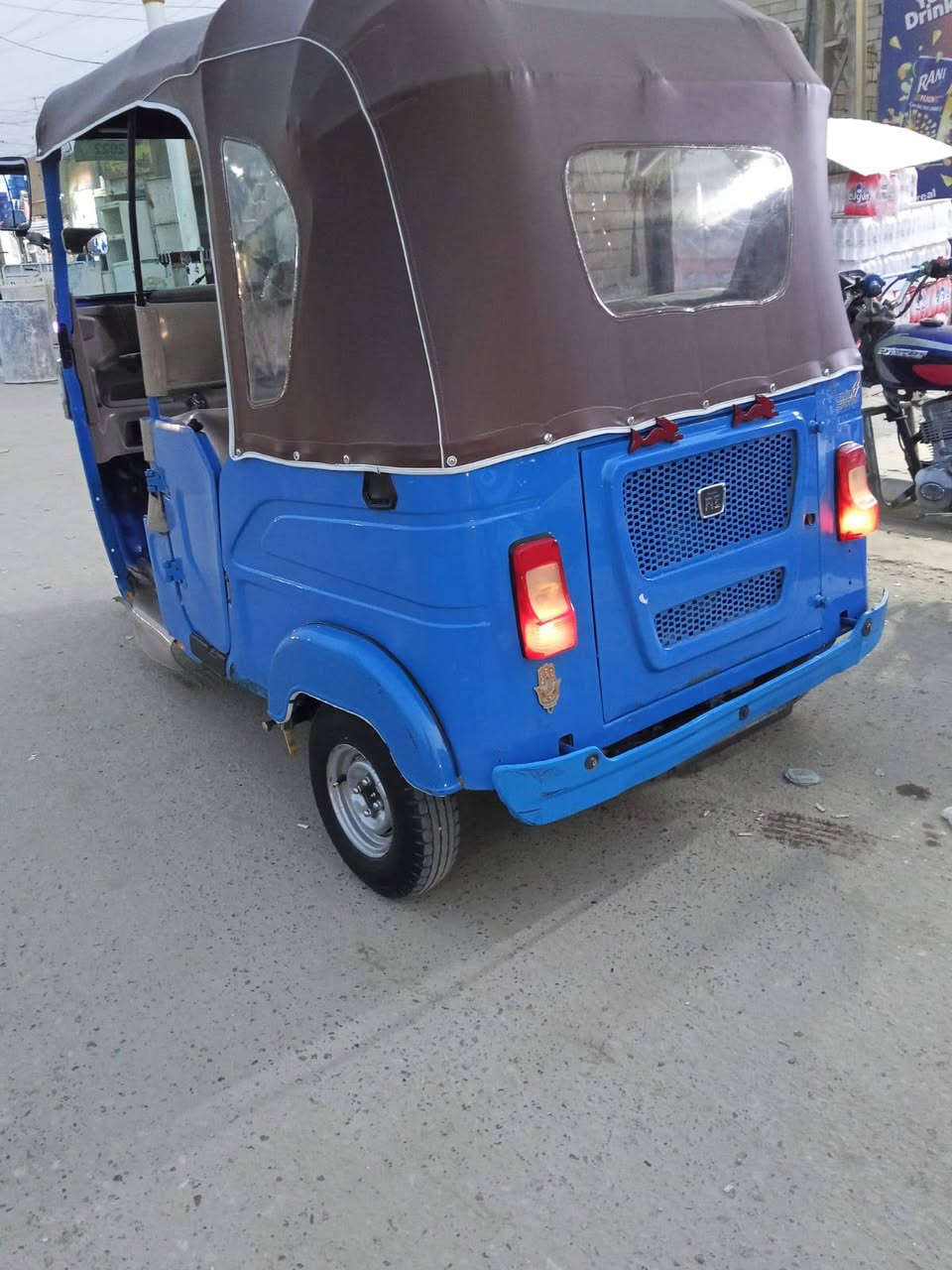 سلام عليكم تكتك باجاج مديل22 مرقم وكامل ومكلف بل نشر رقم راعيها***********
