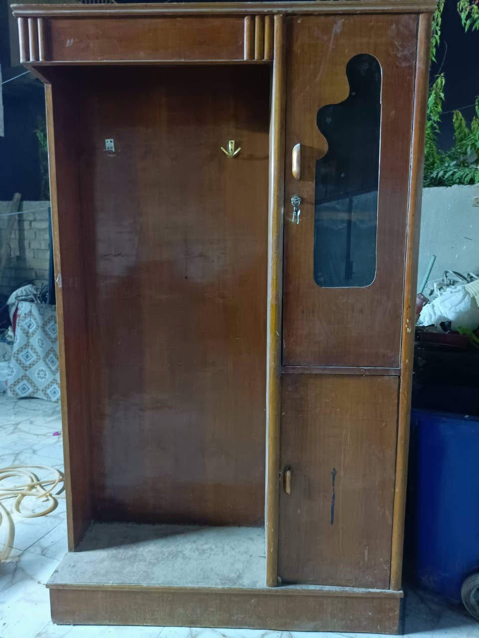 للبيع سعرهن 75 و بيهن مجال
***********
