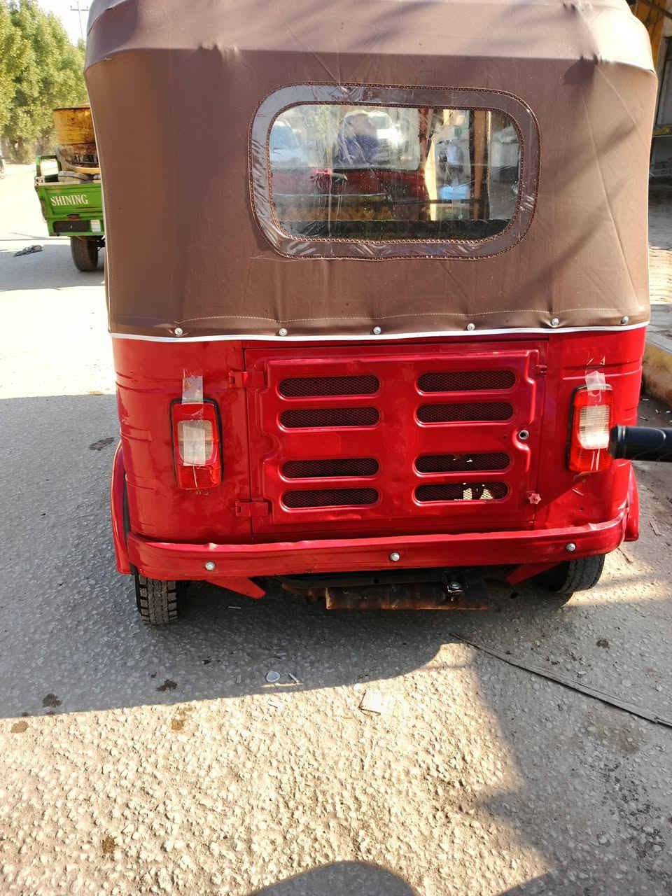 سلام عليكم تكتك للبيع موديل 17 شهر 10 / اوراق السعر 3500 وبيها مجال قليل مكاني طويريج ***********
