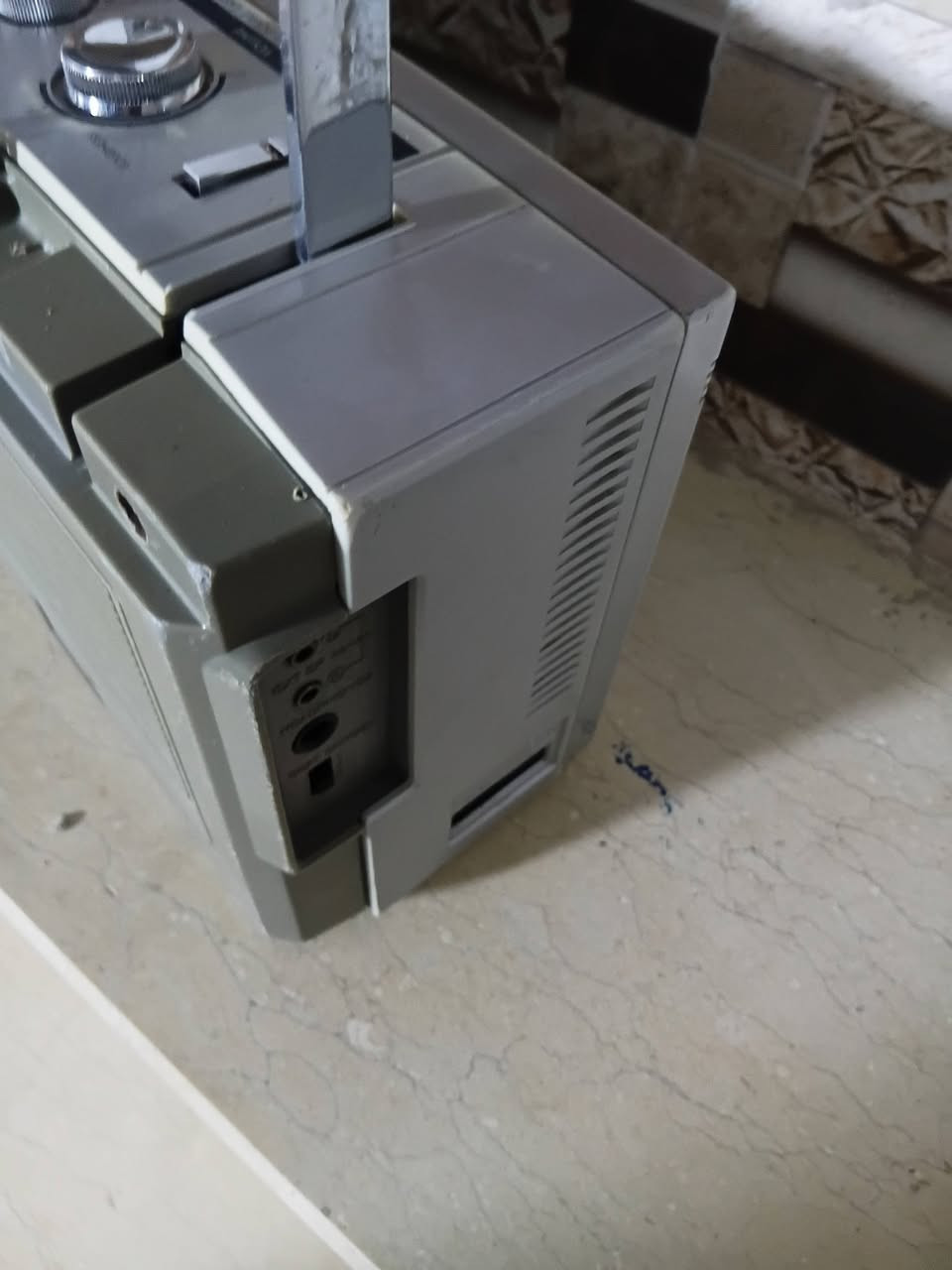 مسجل سانيو الجهاز طافي بس حيل نضيف السعر ٥٠ مكاني
*********** بي وتساب الموصل
