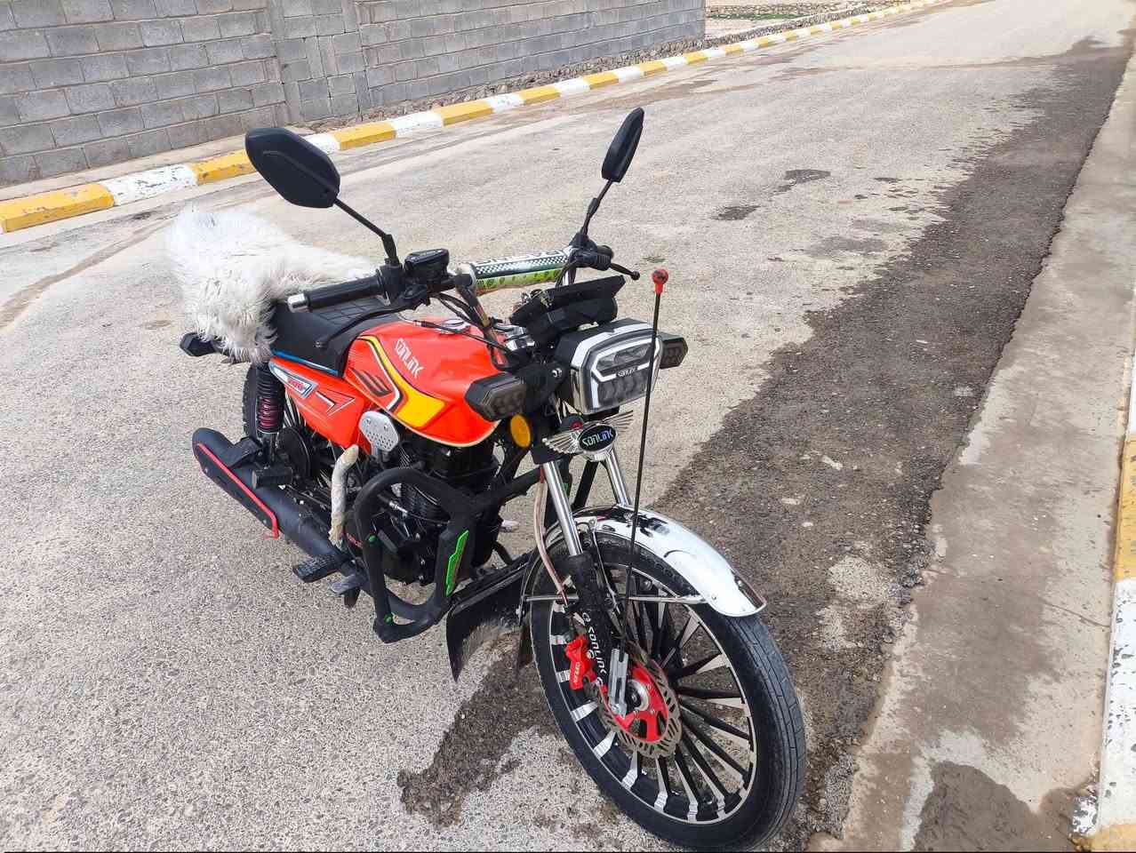 السلام عليكم ورحمه الله دراجه للبيع موديل 25 محرك 200 ضاقط وزنجيل بعدها زيرو مكاني الانبار القائم السعر 950 قفل بعدها ما ماشيه. اوراق وياها سويتشات اثنين وياها اللي يحب يتصل على هذا الرقم ***********
