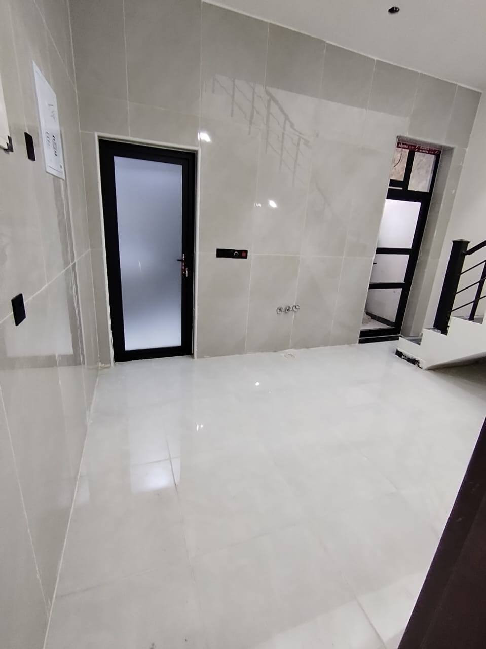 #لدينا_دار_للبيع مساحه 50 متر طابو زراعي سند 25 قرار محكمه البيت يحتوي على2 غرف نوم وصاله وستقبال ومطبخ  العنوان بغداد الدورة مدخل البوعيثه مجمع السلطان الاول 
هاتف ***********
***********
