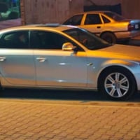 اودي الماني 2009 a4بي3قطع بدون صبغ ضربه  رقم سنويه جديد. كير محرك جديد...