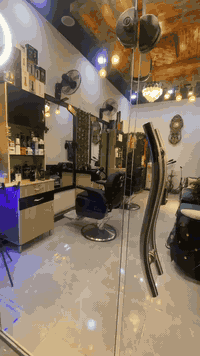 محل حلاقه للبيع كامل غراضه كراسي والميز جديد مكاني كركوك رقم ***********
