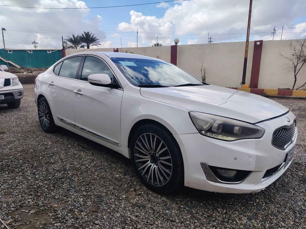 سياره كاتنزا
موديل 2013
رقم اربيل انكليزي
السعر 130
بونيد صبغ 
سياره بصمه تحكم ستيرن كشانه كهرباء
***********مكان موصل ناحية القياره قريه الاجمسه
