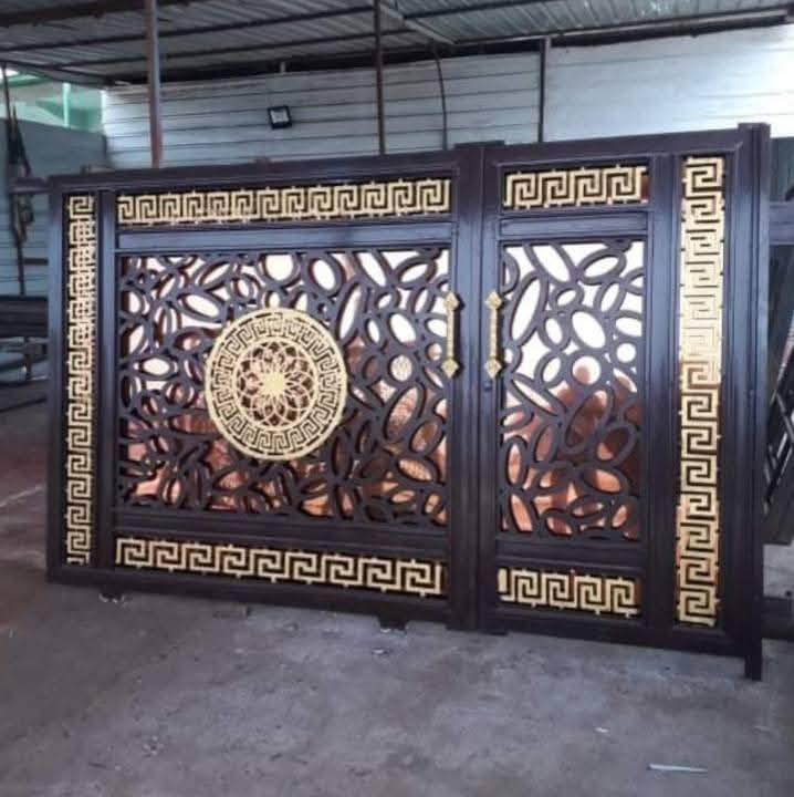 سلام عليكم خوان اي واحد يحتاج باب او شباك اني حاضر تصلو علا هاذ رقم ڜ***********
