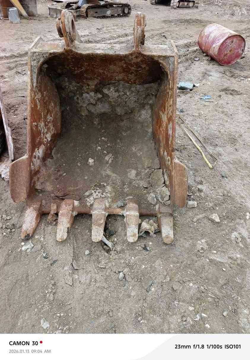 كيله، حفار، ٣٥٠عرض ١٣٠بلاديه، بوش، مابيه كسر، ولا لحيم رقم ***********اسيا، ***********
