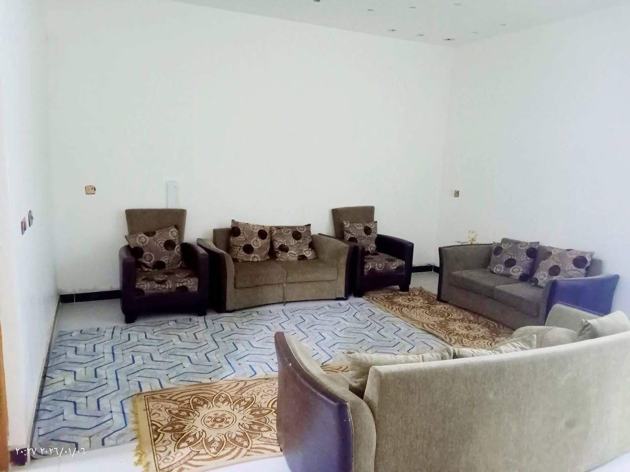 السلام عليكم منزل للبيع بناء حديث 2024
المنزل في منطقة الجعارة شارع السجاد قريب على الشارع العام
مساحة المنزل 450 متر  الاساس رفت بناء حديث طابوق قريب على الشارع العام خدمات ماء كهرباء تبليط نوع العقار طابو زراعي سند 25
مساحة البناء 160 متر 
الطابق الارضي يحتوي على :
استقبال
صالة
مطبخ
غرفة نوم
صحيات داخلية 
صحيات خارجية 
الطابق الثاني يحتوي على :
غرفه نوم
صحيات
صالة

للأستفسار ***********
