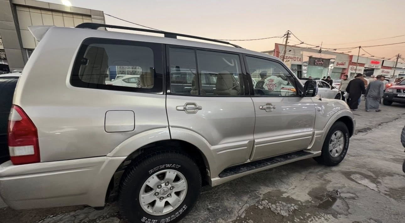 باجيرو  ٢٠٠٧

رقم بغداد انكليزي بأسمي سنويه حد 2028

محرك 3000 جديد
حداديه كامله جديدة
تبريد شغال 3 قطع
السيارة سبعه راكب الكشن الاخير قلاب 
الكهربائيات شغاله 
تخم تاير و باتري جديد

مكاني بغداد الزعفرانيه ***********
