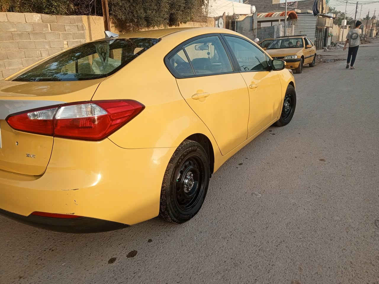 سلام عليكم فورتي 2015 البيع مكفول اليبل واحد مابدل ***********
