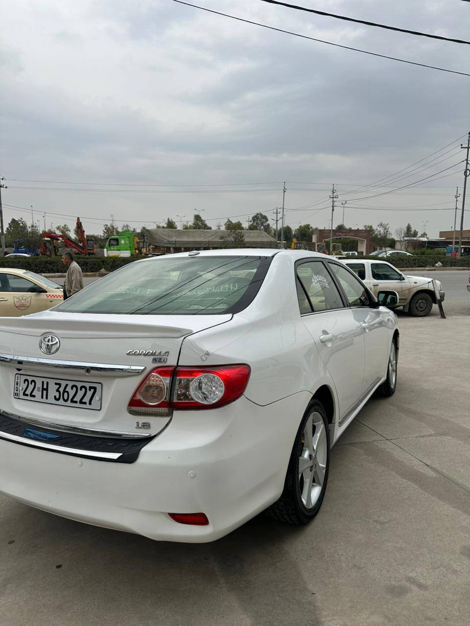 سڵاو برادەران تۆیۆتا کڕۆلا مۆدێل 2013
سپی گێڕ ئۆتۆماتیک فول فول بەس سلاید نیە
ناو فۆڕمیکەیە بیلادی 
ژینگەو سەنەوی و هەزە و هەموو شتی نوێیە
دووپارچە بۆیاغ  و تۆزیک تەرزەی هەیە
سەیارەکە زۆر جاهیزە  *********** أربيل, العراق
