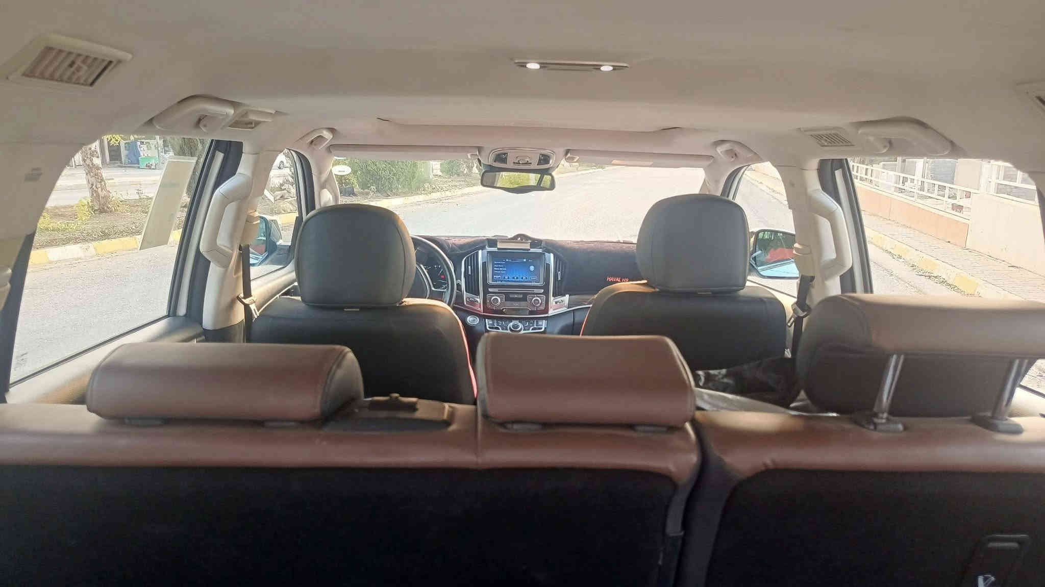 Haval H9 Lux 2018 4wd
-----------------------------------------------------------------------------
سياره للبيع او مراوس بسيارات رقم شمالي (حسب القناعه)
مكينه: 4 سلندر (2000) توربو الماني ( مفتوح مبدل بي بساتم قبل شهر ونص سويته بلشركه )
كير : الماني 8 نمر ZF
الضرر : مابي ضرر كلين فقط تعديل بارد ب اماكن بسيطه جدا
رقم السياره: اربيل بسمي تحويل وكاله 
المواصفات:
بصمه
سقف سلايد
شاشه+الكيج الكتروني
جامات اوتاماتيك
تبريد مركزي 3 قطع
كشنات جلد + هيتر مقاعد الاماميه والخلفيه 
اشارات led داخل السياره 3 الوان
دخول ذكي
ويل كروم
تايرات جديده 
باتري جديد 
داخل قرميدي
كشنات كهرباء
الايتات تدور ويه الاستيرن
مودات قياده 5 
دفع رباعي 
استيرن هيتر
اوتو هولد
هاند بريك بصمه
وبعد بيها هواي مواصفات 
-----------------------------------------------------------------------------
السعر: 155 وبي مجال 
العنوان : كركوك ناحيه التون كوبري
الرقم (***********) 
        (***********)
فقط رقم الكورك بي واتساب 
والسيارة مال بيت استخدام شخصي 
-----------------------------------------------------------------------------
