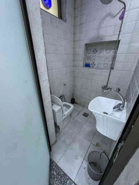 #للأيـــجار_في_الســـيدية 

شقة طابق ارضي تحتوي على غرفتين نوم وحدة سويت وصالة ومطبخ وخدمات ايجار 800 الف قفل

بأمكانك عرض عقارك عندنا
زبائننا الكرام نستقبل كافة عروضكم وطلباتكم

للاستفسار يرجى الاتصال على الوتساب
***********

او زيارة مكتب القيسي للعقار والأعمار
عنوان المكتب
#السيديه_شارع_المركز_مقابل_التفاح_الاخضر
