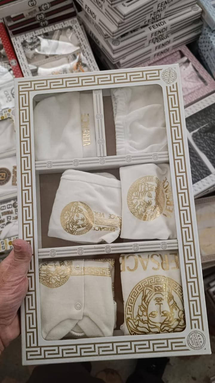 يوجد ملابس حديثه الولاده متوفر عده موديلات 550 قطعه من عمر شهر الى عمر 15 شهر 6 دولار


**إذا كنت صاحب هذا الإعلان وتريد حذفه لأي سبب، رجاءا أرسل رسالة إلى الدعم الفني**