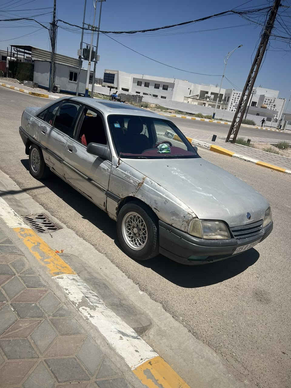 السلام عليكم 
للبيع اوبل اوميكا موديل 89
محرك كير لا تنقيص لا تبخير 
لايت عالي ناصي بگات 
اشاير كلها شغاله
كهربا ئيات جاهزه 
محرك 2000
السياره رقم انبار بسمي تحويل ثاني يوم
انكليزي الجديد 
سنويه لل 2030
دوشمه داخل 
العنوان عامريه الصمود 
السعر 15
***********
