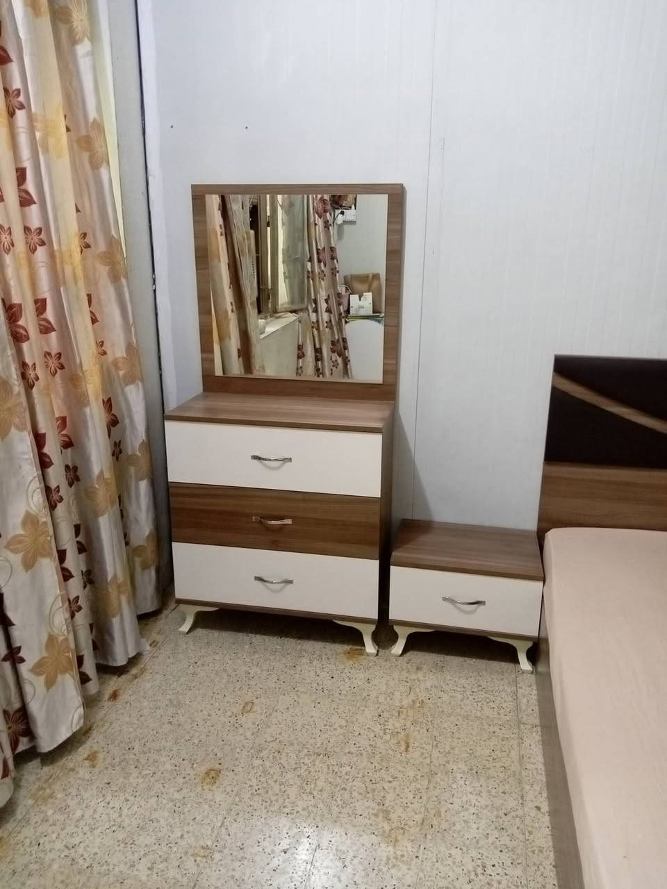 سلام عليكم غرفه تركيه للبيع كلش نضيفه 5 قطع سعر ٤٠٠ بدون دوشك ***********‬‏‎ بي واتساب
