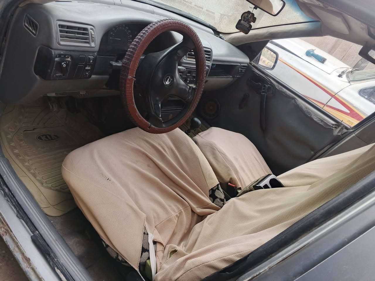 السلام عليكم
اوبل فكتره 93 رقم مثنى سياره جاهزه وكلشي بيها جديد
باتري جديد تايرات نضاف بك لايت ومري جدد محرك وكير نضيف محرك 1600 حداديه جديده قوايش جدد ضفيره وعقل جديد كهربائيات كلها شغاله اشاير عالي ناصي
سنويه ساقطه من 2019 راعيها يريد تحويل مكانه بالمثنى

سعر 20 بيها مجال مكان نجف
للاتصال ***********
