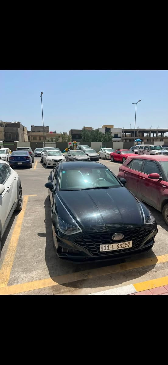 السلام عليكم 

سوناتا  موديل 2023 

محرك 2500 
لسياره دخول جديد  بغداد بسمي
لسياره جديده بلخير عل ياخذه ماشيه 48 ميل
مواصفات 

بصمه ابواب لمس
رادارات امامي وخلفي وجانبي + توقف تلقائي 
 
اشاير بلمري + نقطه عمياء في المري

شاشه الحجم الكبير انج + تحكم عام عله السياره

كشن السايق حساس  

حساسات اماميه وخلفيه

نقاط عمياء عند تغير المسار

حساسات با لابواب للتنبيه عند فتح الباب وسياره قادمه من الخلف
 

اربع وضعيات القياده 

نضام المحافضه عله المسار 

شاحن واير ليس لاسلكي 

منافذ للشحن اماميه

تبريد منفصل للراكب ولسائق

دخول ذكي واناره ترحيب

قفل ذاتي عند الابتعاد

فتح الصندوك الخلفي عند الاقتراب

تشغيل عن بعد

اناره led امامة

بك لايت خلفي led

نضام Auto Hold
يعني بلازدحام تضغط لبريك ضغطه وحده وتشيل رجلك تبقه السياره لازمه بريك الحد ماتضغط عل بانزين يله تمشي

هند بريك بصمه كهرباء

بصمه تشغيل

سستم صوت

مثبت سرعه

تدفئة  كراسي

لسياره حادث امريكا قبق جنطه فقط وبيه بارد قليل  
مكاني بغداد حي اور 
***********
