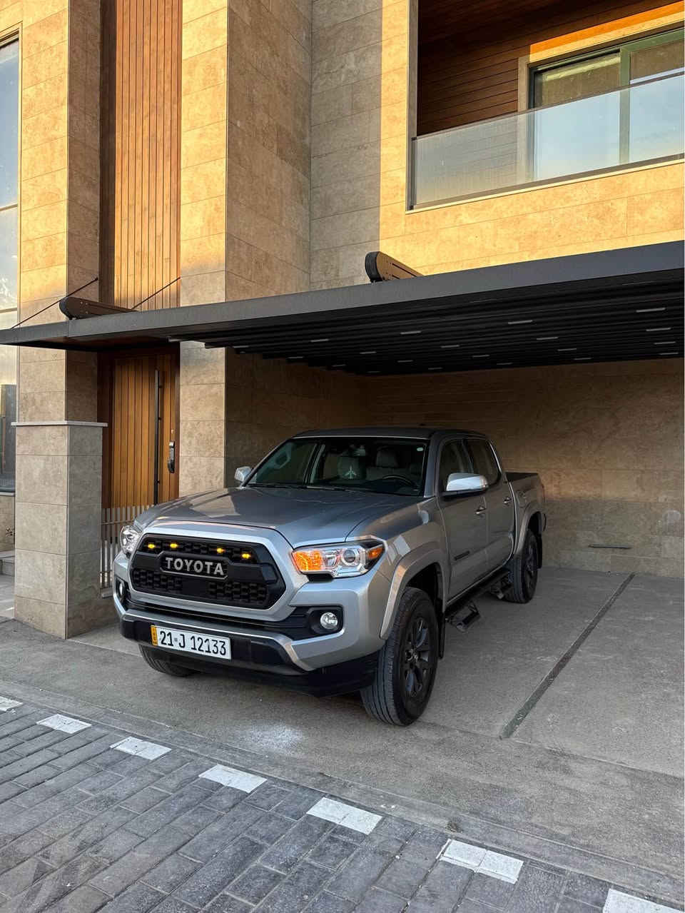 ‏Toyota Tacoma 2023
تويوتا تاكوما ٢٠٢٣

مواصفات SRS
(شاشة-الكاميرا الخلفية-رادار-كشن كهربائي تحكم ستيرن-لايت زينون-)
‏AWD-دفع رباعي

مكينة ٦سلندر حجم ٣.٥لتر 
ماشية ٦٨٠٠٠ فقط

السيارة كلش حلوة و نظيفة 
بس مكانين تعديل بارد  بجم كبس
رقم الشاصي 
‏3TMCZ5AN7NM475112

رقم سليمانى
مكفولة من كير و محرك و كهربائيات

و ب سعر(2٧٥$)ورقة و بيها مجال للطيبين

مكان السيارة 
سليمانيه
‎رقم موبیل
*********** السليمانية, العراق
