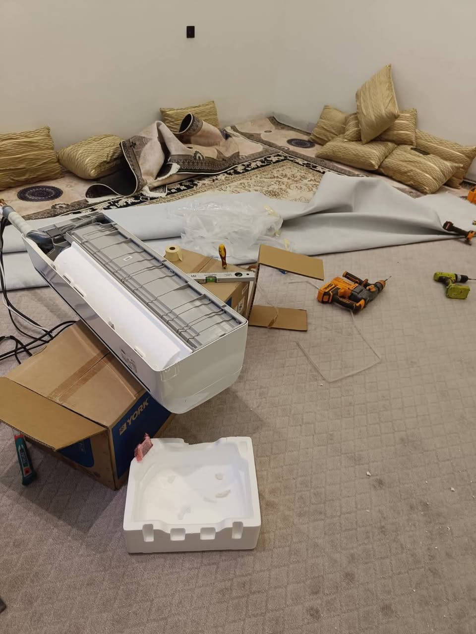 السلام عليكم خدمات الثقة تقدم لكم  خدمات موقعية تنصيب سبالت وصيانة كافة أجهزة التبريد والتثليج
سبلت ومكيف ثلاجة مجمدة براد ماء غرف تجميد ضمان وأمان وأسعار تنافسية الاتصال  على رقم *********** علي للتبريد
