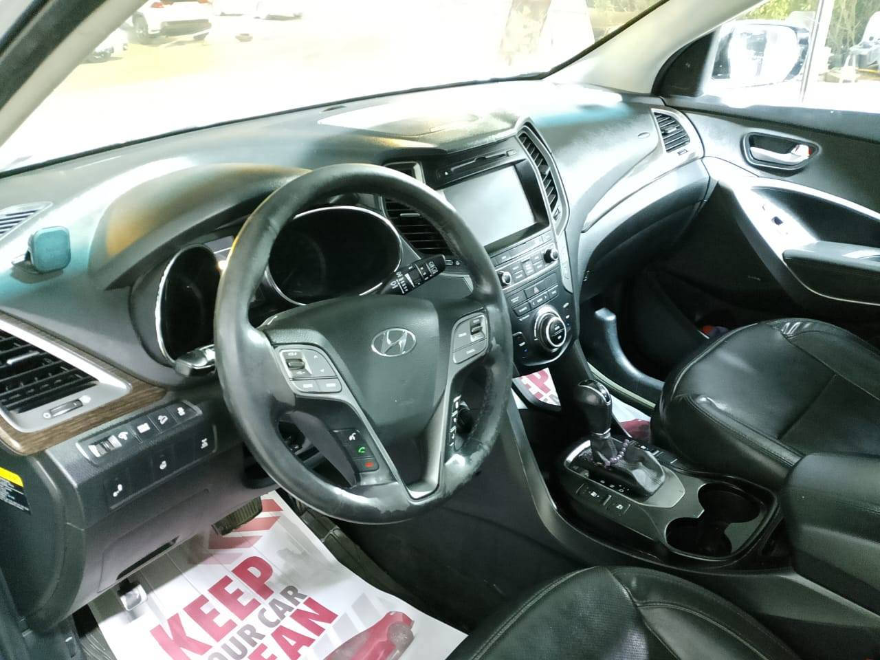 سننتافي ٢٠١٧ وارد كندا
محرك ٢٠٠٠ تيربو لمتد سبورت.
بدون ايرباك الصبغ قطعتين جاملغ امامي ايسو وبنيد وحاليا نفسهن بحاجة الى صبغ.
المواصفات معروفة ومثبتة بالصور.
والجامة الامامية بحاجة الى تبديل. للبيع السعر ١٤٠٠٠ $
للتواصل واتساب ***********
