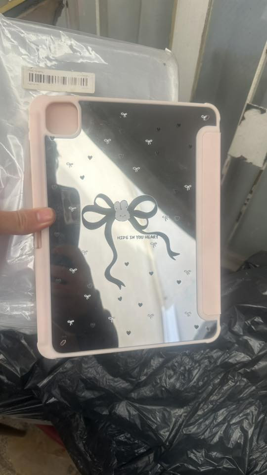 السلام عليكم عندي 2000 كفر موبايلات ايفون وايبادات وكلشي غلافات ايربود تقريبا 150 جديد كلو وايرات اجهزه تعزيلا مال محل شلع كلهم 150 الف عنوان موصل مستعجل على بيعتهم ‭٠٧٧٦ ٩٥٣ ٥٠٤١‬
