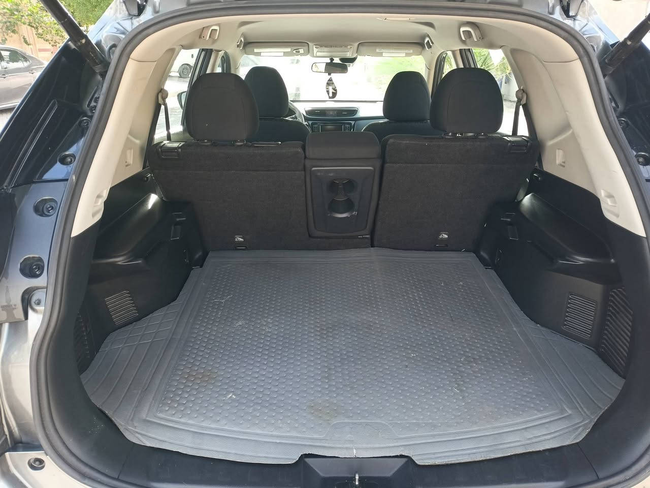 نيسان روج 2019 sv
كلين..كلين..كلين
بدون تبديل او تعديل او صبغ
عداد المسافة 130000 كم 
محرك 4 سلندر 2500 
صندوق شفط و حساس 
رادار جانبي و امامي 
اوتو بريك 
نقطة عمياء 
كشن السائق كهربائي و تدفئة و السكن تدفئة
سنوية حديثة لغاية 2030
محرك . كير .كهربائيات مكفولة 
بدون نقص.
***********
