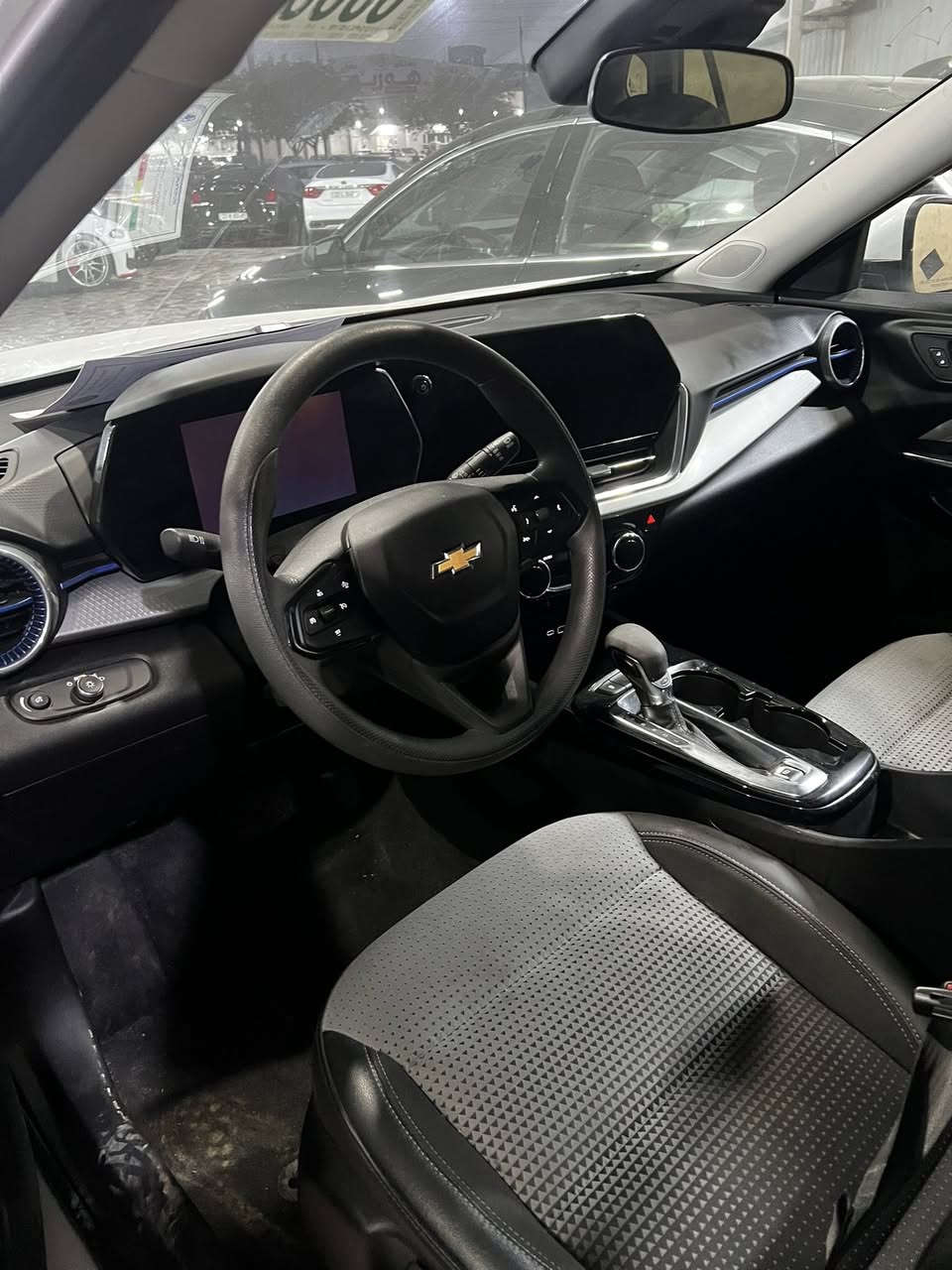 السلام عليكم
سيارة تراكس 
موديل2024 
دخول جديد تترقم شمالي 
مواصفات Lt 
بصمه 
تشغيل عن بعد 
مثبت سرعه
قيادة ذاتيه 
سياره كلش حلوه ونظيفه احلى من الصور 
حادثها موضح بالصور فقط جاملغ وشبر بطرف البنيد بدون دواخل 
مكان السيارة كركوك 
السعر المطلوب 125 مجال بسيط 
رقم تلفون ***********
