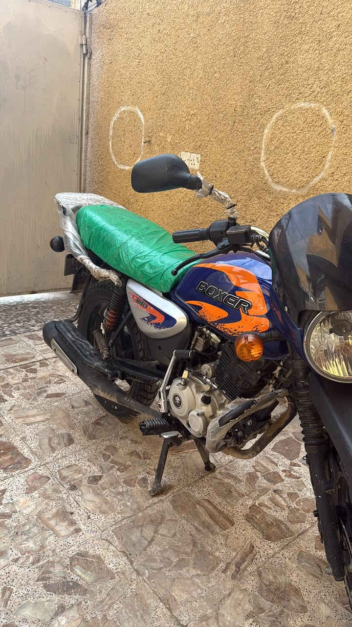 سلام عليكم بوكسر 23 زيرو زيرو زيرو دراجه كفاله عامه من كلشي لا تكلي شبيه دراجه برغي نقص ما بيه مرقه دراجه تحويل ثاني يوم تنبيه دراجه صار 10تيام نازله من رمبه حته تاير خلفي اصلي تايوان مبدل سعر خاص رقم *********** ما جاوب ماسنجر تحياتي
