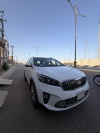 للبيع سورنتو مديل 2020 وارد خليجي ( كويتي )   موصفات الخليجي معروف سيا...