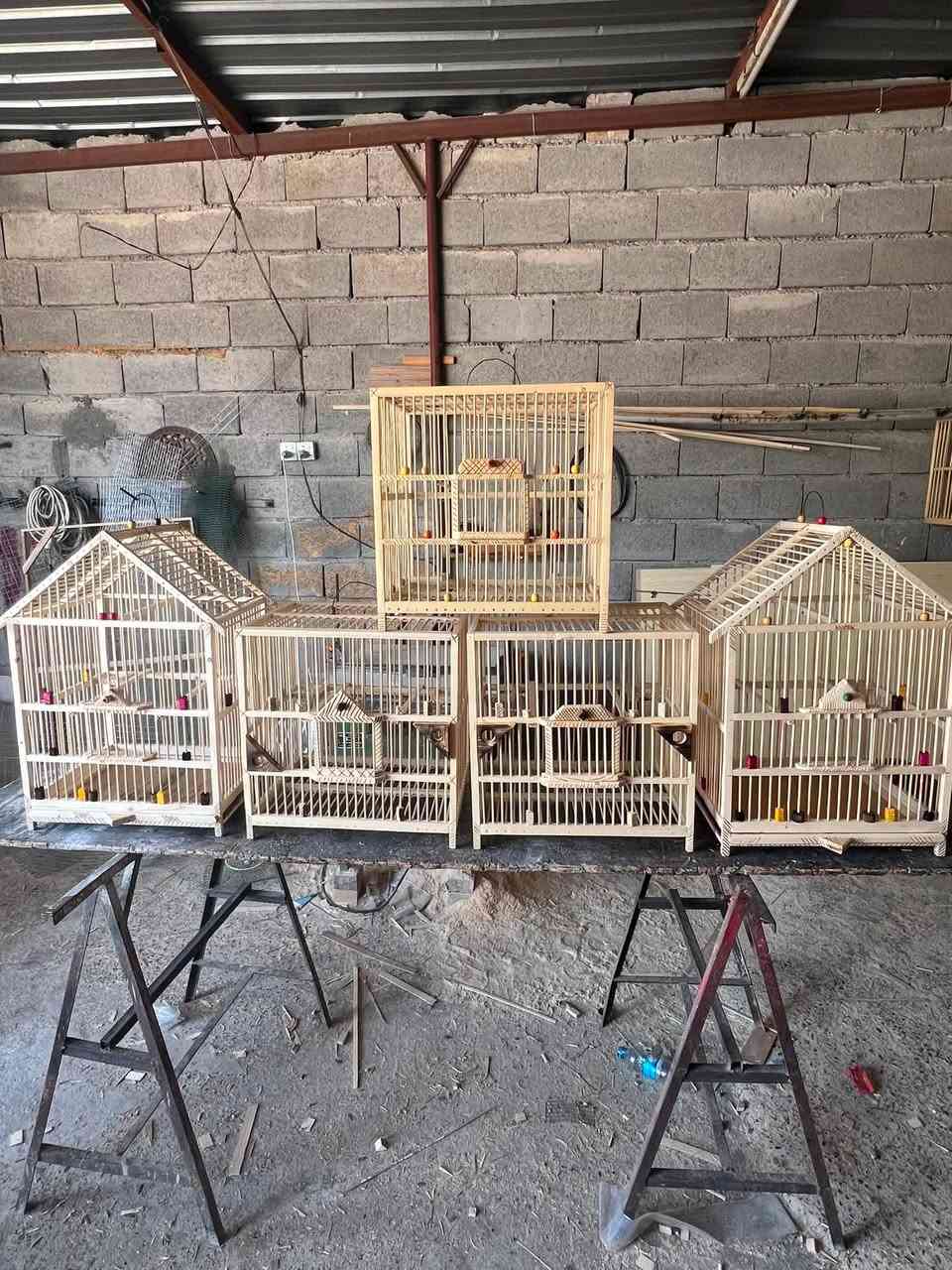 سلام عليكم
اقفاص بلابل حسون حسب الطلب 
حاليا متوفر عدنا كميه محدوده 
او نوفر حسب الطلب 
شغل جميع خانات كشوانيات ابراج  
***********
