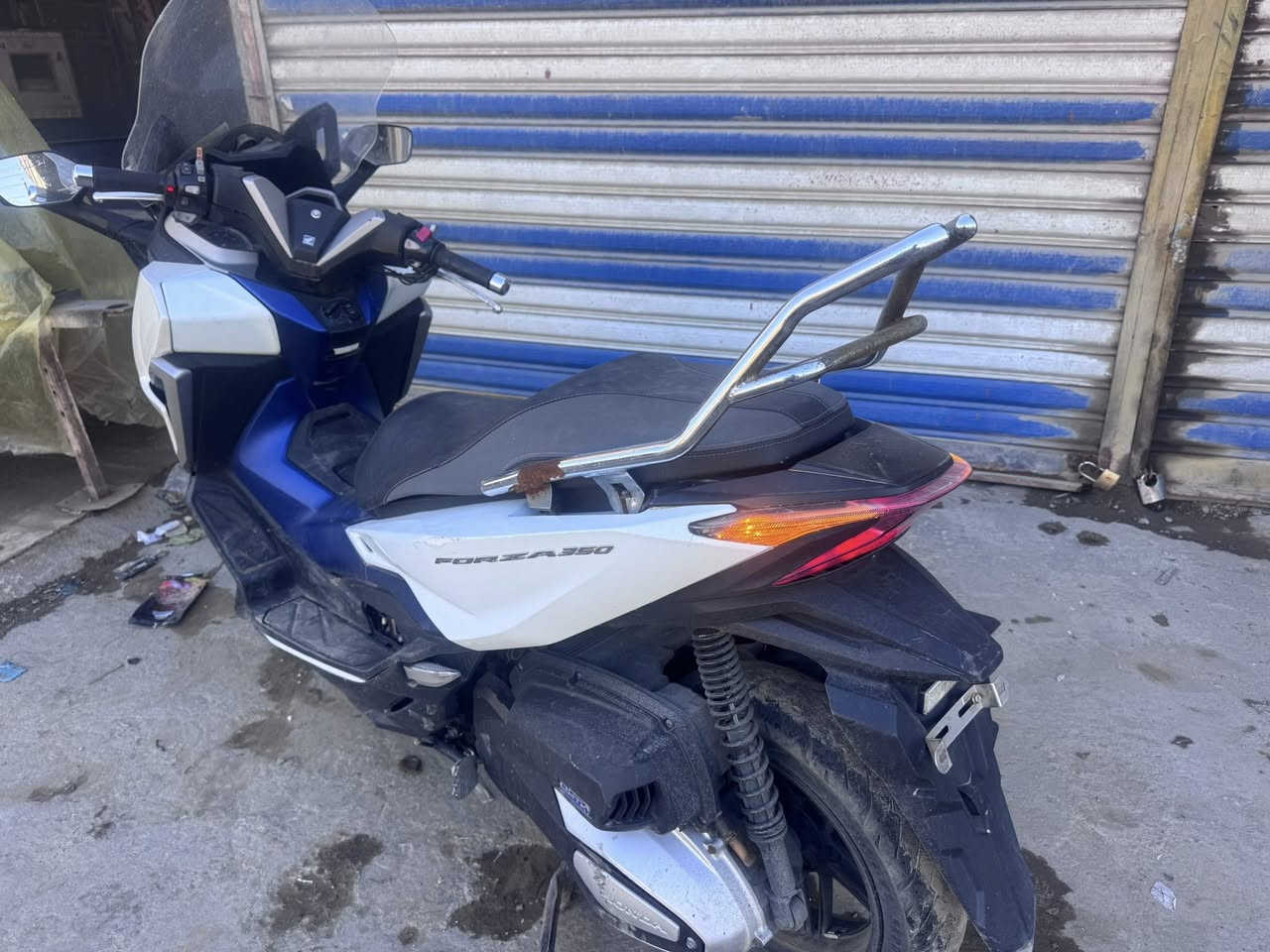 دراجة 013  ماشية قليل جديدة جدا 
السعر 25 ورقة 
***********
@
بغدا د مدينة الصدر تقاطع كسرة و عطش
