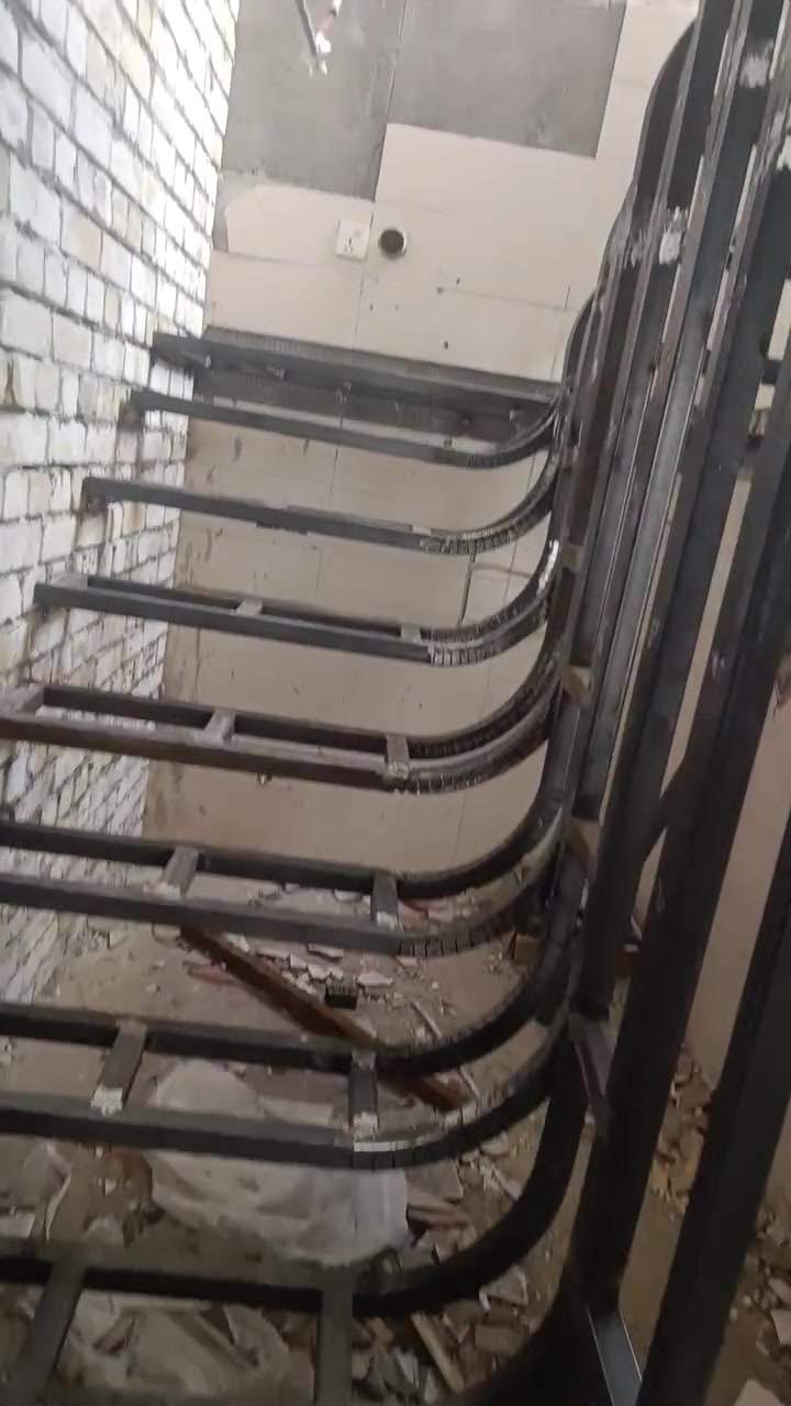 🔴 حدادة الأرجوان 🔴
🛠️ خبرة وإبداع في كافة أعمال الحدادة الحديثة.    
✅ تنفيذ دقيق
✅ جودة عالية
✅ أسعار مناسبة
🔧 خدماتنا:
• كادر متخصص في تنفيذ وصناعة الدرج الحديدي والخشبي والمرمر باحترافية عالية، مع تصاميم عصرية وكلاسيكية تناسب جميع الأذواق. نضمن الدقة في القياسات، جودة المواد، متانة التنفيذ، والتشطيب الفاخر بأيدي فنيين ذوي خبرة وكفاءة. تنفيذ جميع أنواع الدرج للمنازل والفلل والمباني التجارية بأسعار مناسبة وجودة مضمونة.
• السندويج بنل
• السقائف
• الأبواب والمحجرات
• الكي سبان
📍 العمل داخل بغداد فقط
🚚 نصل إلى باب بيتك
موقعنا الرئيسي بغداد حي الجهاد 🛑
📞 للحجز والاستفسار:
***********
✨ حدادة الأرجوان — شغل مرتب يليق ببيتكم
