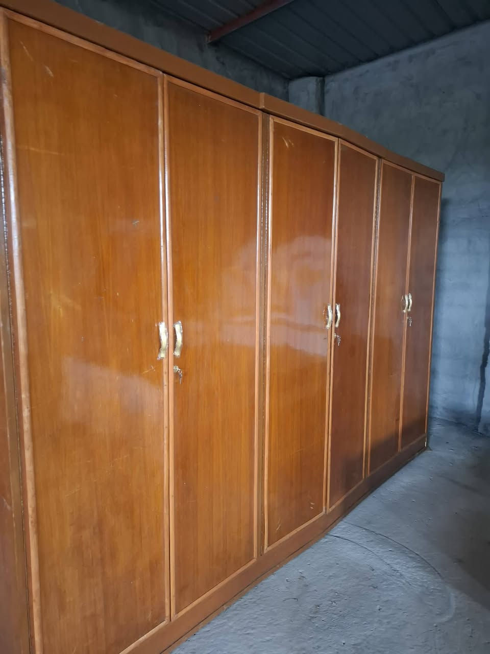 السلام عليكم  اغراض للبيع للاستفسار الاتصال على الرقم ***********
