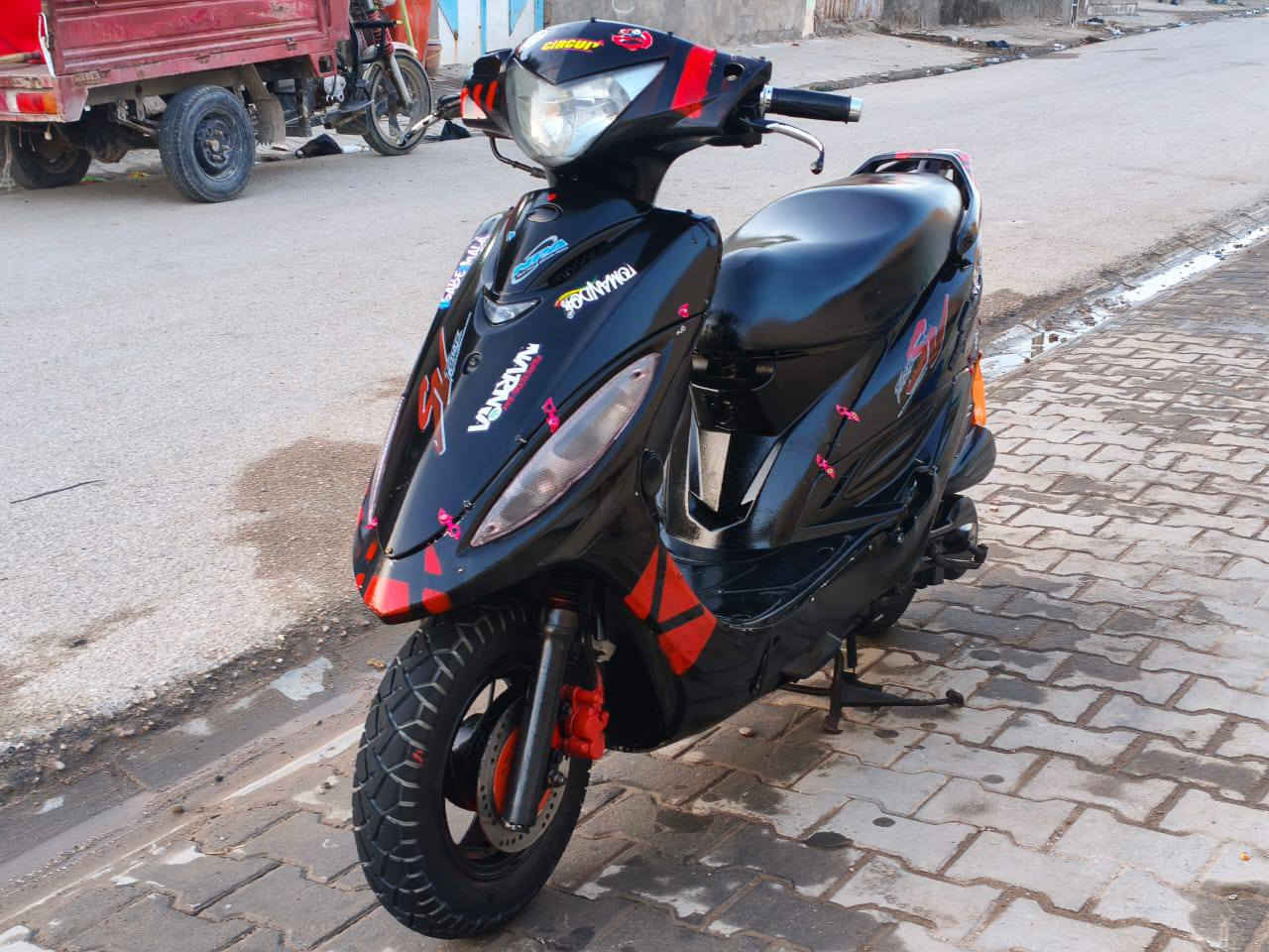 سلام عليكم دراجه كامكو جي فور لبيع بلاديه دراجه كهربائيّ كله جديده وشغاله نكره سلف هورن شغل تشبول شغال كيج سرعه كيج بانزين كيج رون كله شغله توير جدد دبلت جدد شاير بريك كدام وره قفل ستيرن تراجه على وضع الوكيل كله شغله مكاني نجف بل جرويه يم نفوس رضويه جديده على شارع سعره 450 الف بيه مجال لشراي رقمي *********** متواجد على الوتسال فقط سعره، 450 بيه مجال
