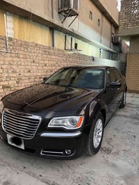 للبيع كرايسلر 2012 كلييين مواصفات معروفه رقم بغداد باسمي جاهزه مابيه ا...