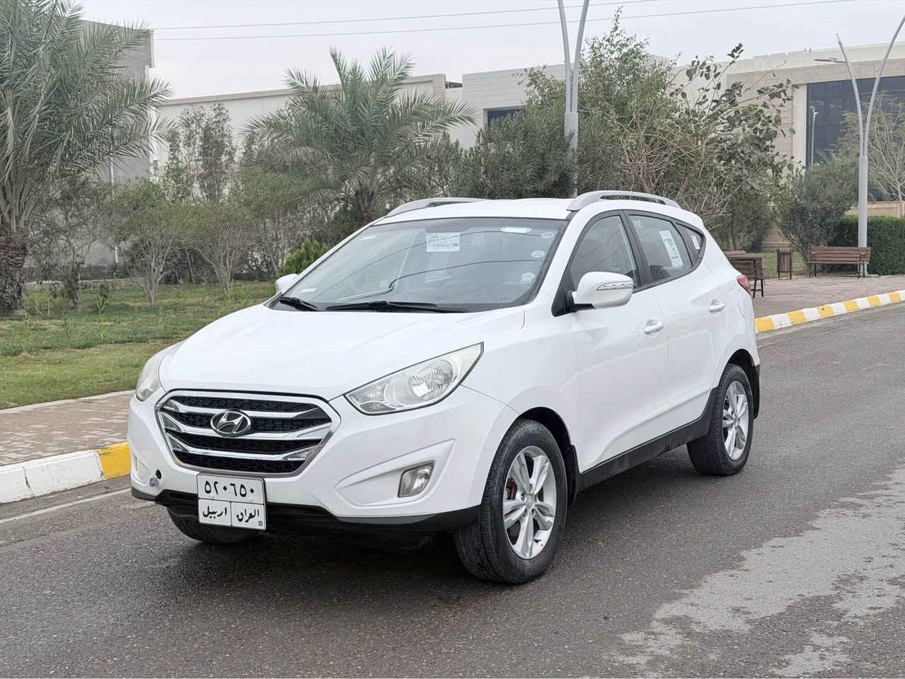 السلام عليكم 
توسان 2012 للبيع 👍
رقم اربيل سنوية لغاية 2027 تحويل او وكالة مباشر👍
السعر مناسب 🔥 128$ 🔥 انسب توسان مقارنة بنصافتها
محرك بلادي غير مفتوح وبدون اي مشاكل 👍
السيارة ماشية 100km فقط🚀
السيارة مكفولة من الضرر والصبغ فقط صبغ محدد بالبنيد👍 
مواصفات التوسان المعروفة 👍
مكام السيارة تكريت شارع الزهور 
للتواصل :*********** تكريت, صلاح الدين
