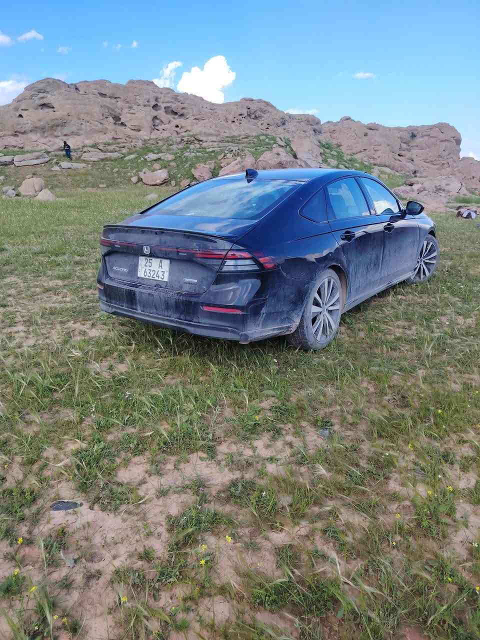 سلام عليكم للبيع هوندا اكورد سبورت L موديل 24  رقم كركوك بسمي ماشيه 86 الف خمس 5 قطع تبديل و صبق السعر ب 138  *********** مكان السياره كركوك
