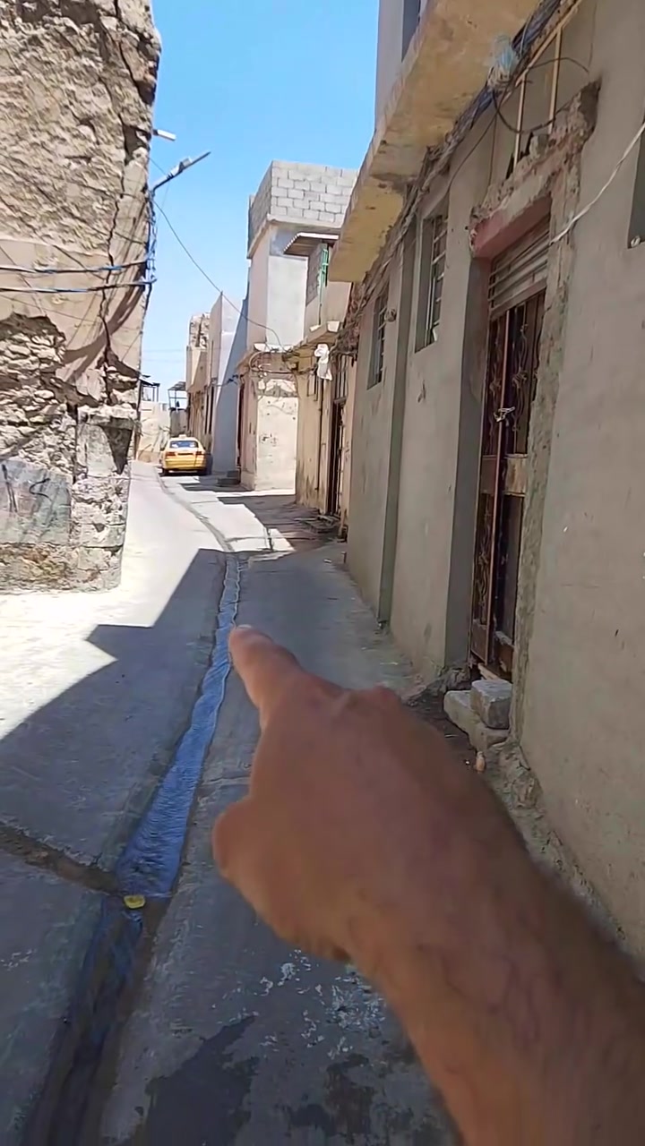 4بيوت للبيع في منطقه باب البيض قرب جامع الزواني قريبين على الشارع تسلم البيوت مفتاح بيت الوحد طابقين يتكون من 3غرف ومشتملات الاتصال على الارقام ***********=***********الدلال ابو حمزه
