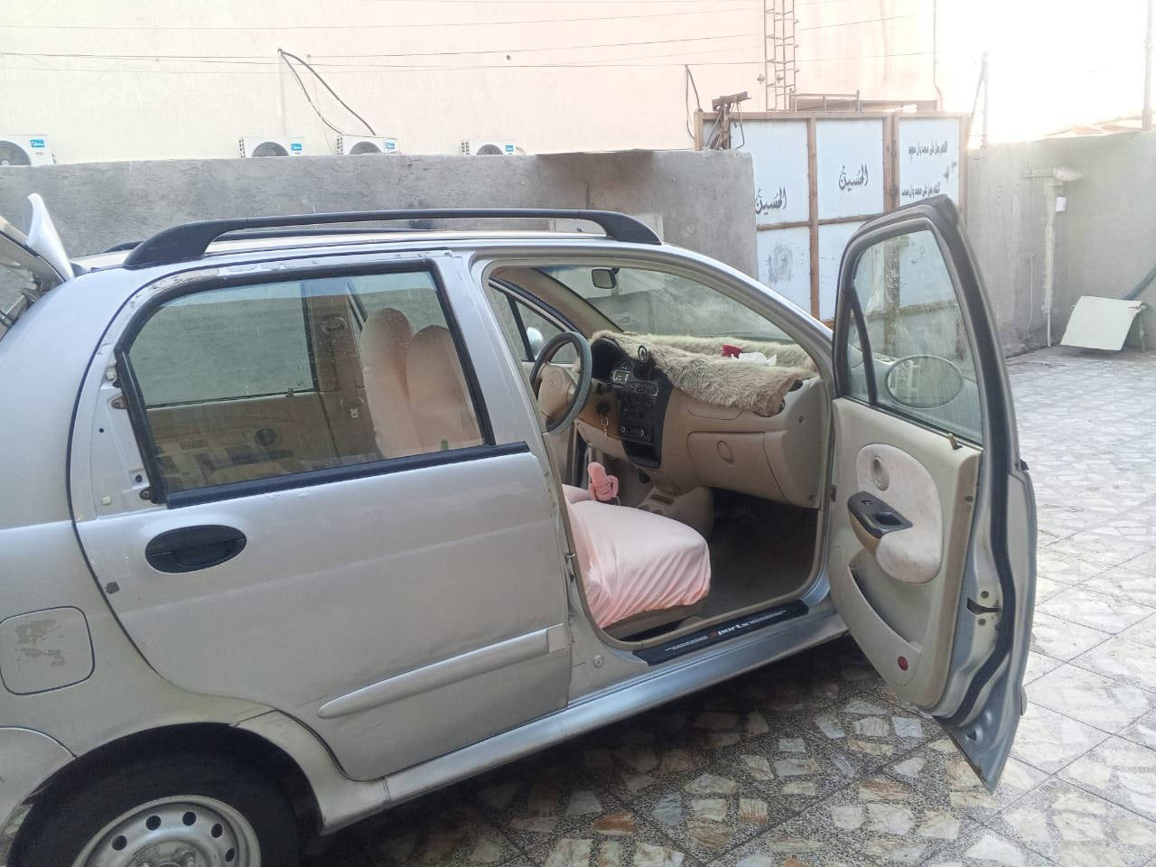 سلام عليكم كيو كيو بيع او مرواس شيري فلاوين سياره جاهزه تبريد تدفئه سياره حلوه ستخدام بنيه السعر ٣٠وبيهه مجال ***********
