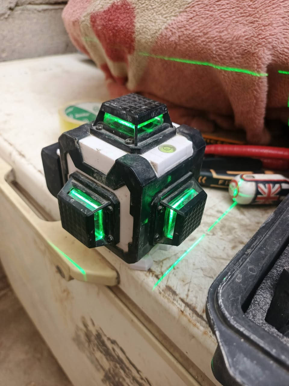 البيع 65 اصلي 4 خطوط الجنطه كله كامله غراضه مستعمل قليل ضوه قوي كلش مكان ناصريه  ***********
