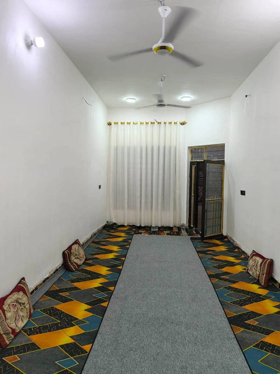 البيت للبيع طابو زراعي 150 متر حي الامين الثاني مقابل المدارس خدمات كامله بناء جديد صب كونكريت سعر على واتساب ***********
