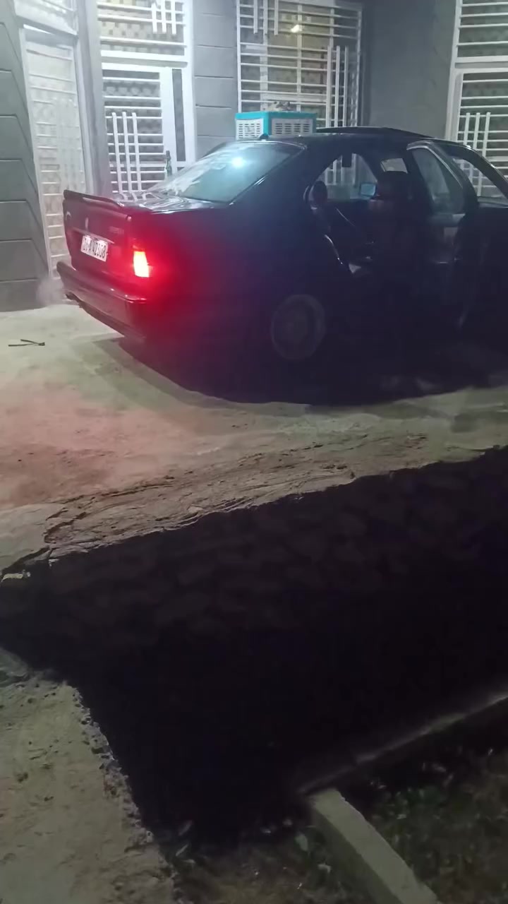 سلام عليكم بيم للبيع رقم صلاح الدين بسمي رقم انگليزي السياره بسمي سنويه ٢٨ رقم تلفوني *********** سعر ٥٥ وبيهه مجال
