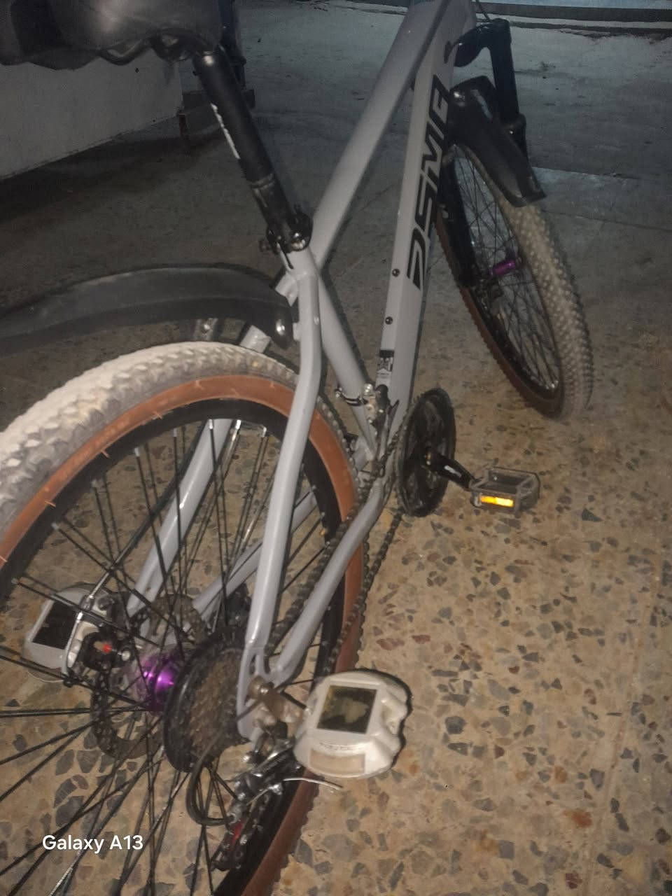 سلام عليكم بايسكل DSMAجديد قبل شهرين أخذته فقط للمدرسه اروح بي كل خلل مابي سعر 180بغداد مدينه الصدر رقم ***********فقط واتساب شغال
