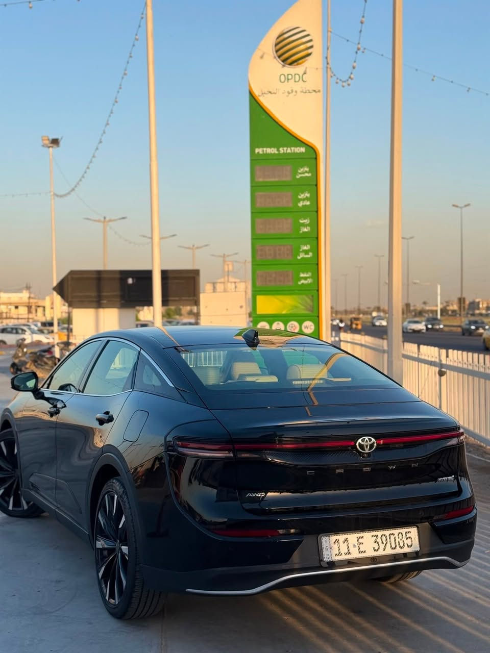 السلام عليكم
تيوتا كراون (ماجستا) موديل 2023 
خليجي وكاله عبد اللطيف 
السياره مكفوله عدا شخط  صغير ب باب مال صدر 
سياره رقم بغداد 
السياره مغلفه ب الكامل ppf امريكي اصلي 
ماشيه 67 الف 
موصفات
 ابواب و صندوق شفط 
ويل حجم 21 
داتا شو 
توقف ذاتي 
تحديد مسار 
سياقه ذاتيه 
6 وضعيات قياده 
وبعد بيها هواي موصفات 
سياره باسمي تحويل ثاني يوم 
مكاني بغداد 
السعر :335ورقه و بيها مجال
الاتصال على رقم ***********
