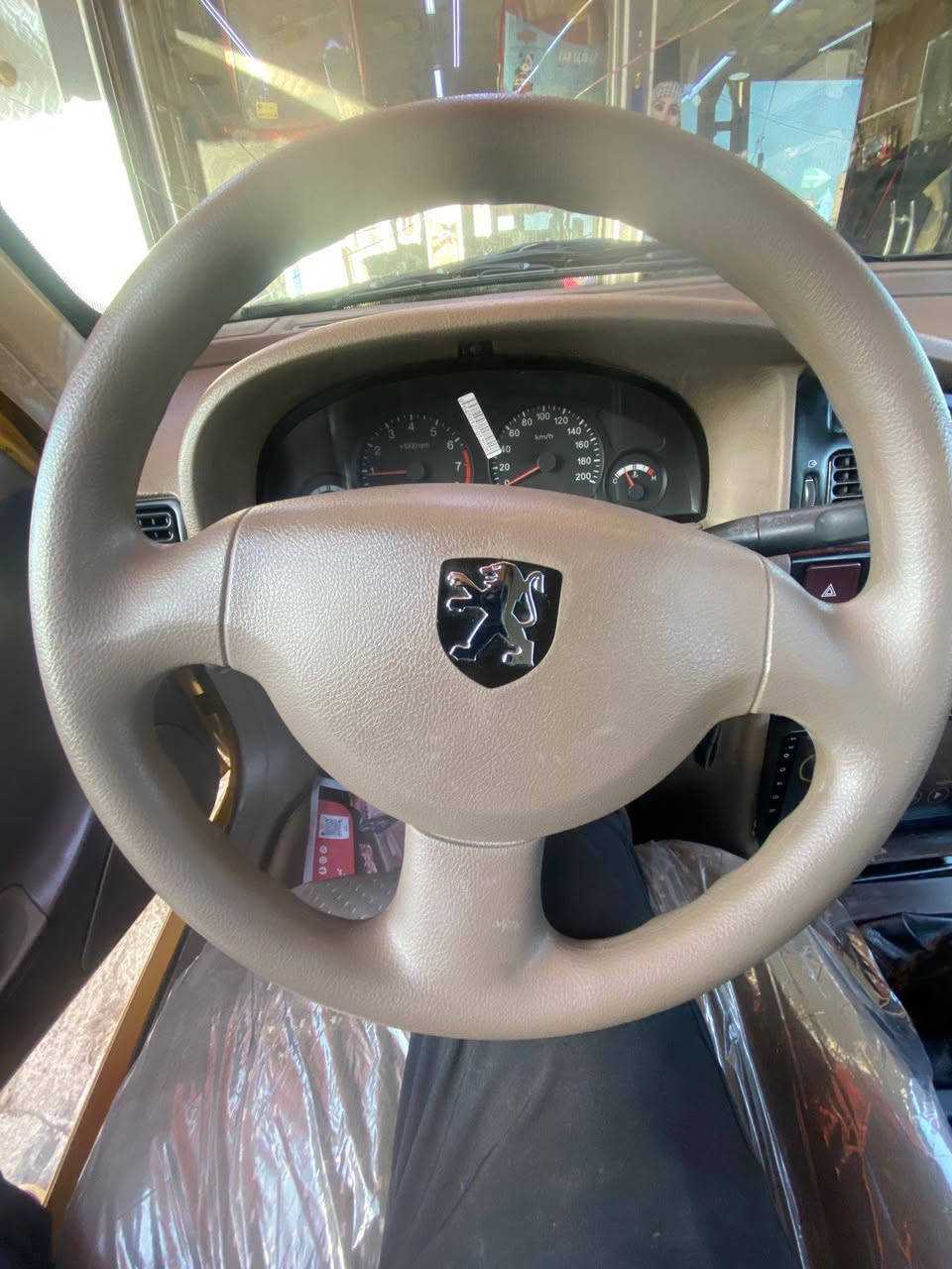 بيجو لميس موديل 16 مكينه كير تبريد خير من لله لسياره أحله من لصور مكفوله من لظربه ولصبغ عده جاملغ خلفي صبغ تغم تاير جديد صدر أمامي خلفي جديد مكاني لبياع شرطه الرابعه مبالي *********** سعر 45 ورقه لحب يشتري يتصل ماجوب خاص
